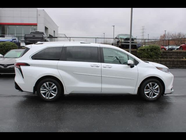 2022 Toyota Sienna Limited