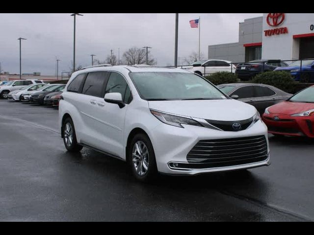 2022 Toyota Sienna Limited