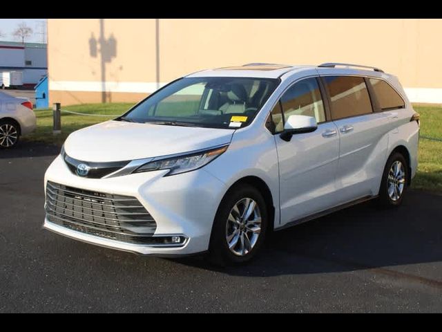 2022 Toyota Sienna Limited