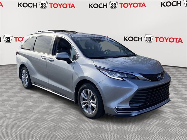 2022 Toyota Sienna Limited