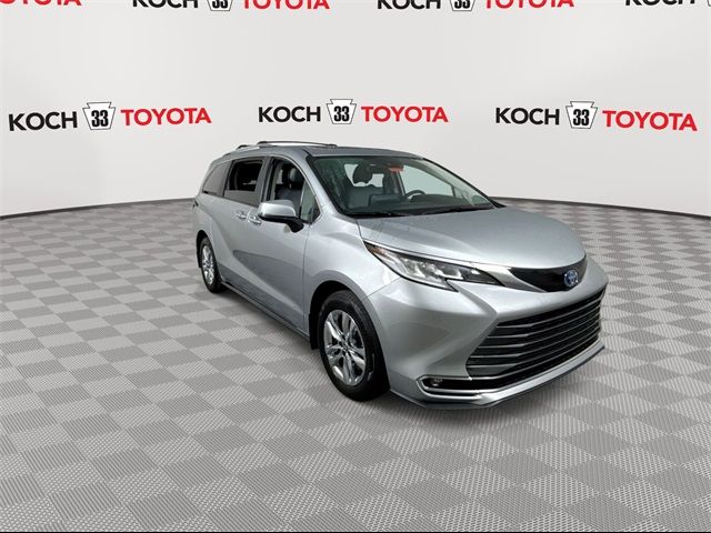 2022 Toyota Sienna Limited