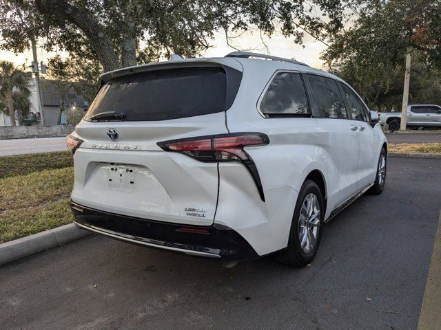 2022 Toyota Sienna Limited