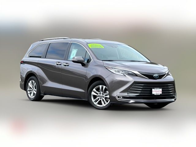 2022 Toyota Sienna Limited