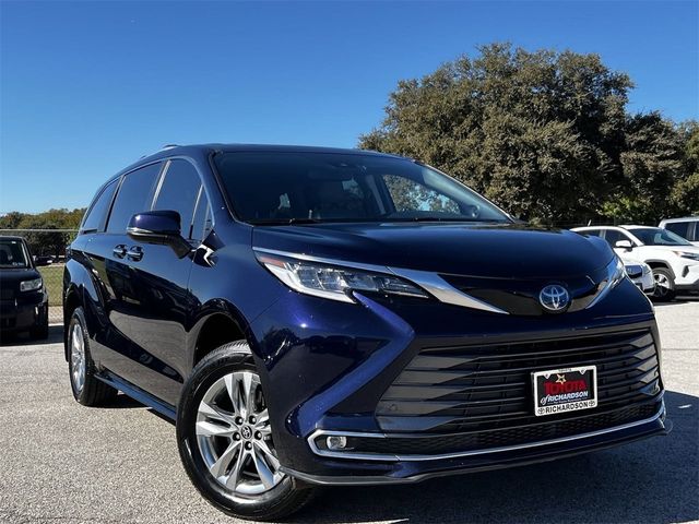 2022 Toyota Sienna Limited