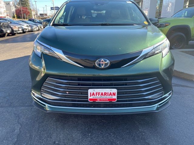 2022 Toyota Sienna Limited