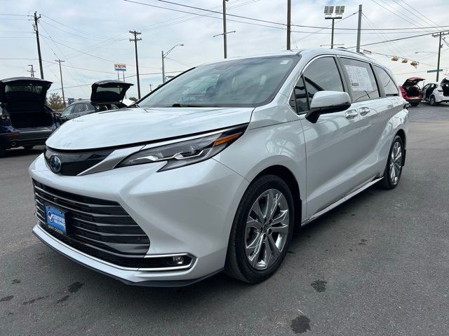 2022 Toyota Sienna Platinum