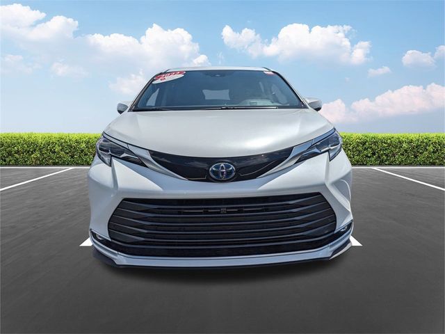 2022 Toyota Sienna Platinum