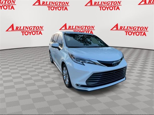 2022 Toyota Sienna Platinum