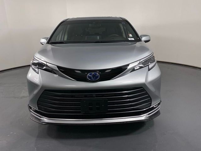 2022 Toyota Sienna Platinum