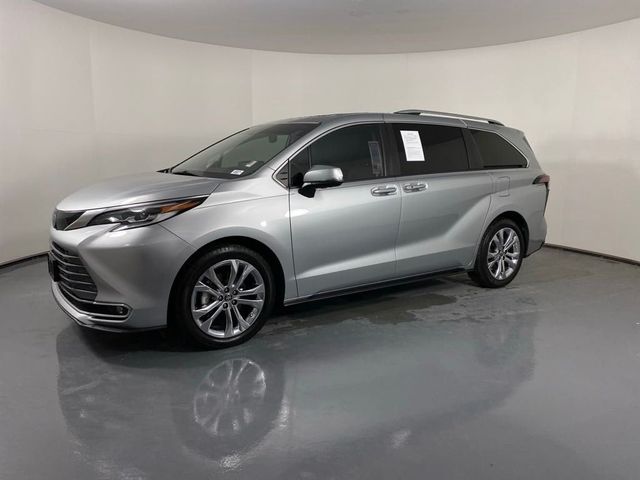 2022 Toyota Sienna Platinum