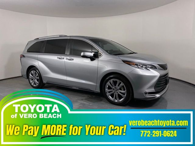 2022 Toyota Sienna Platinum