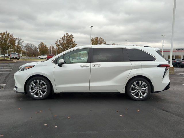 2022 Toyota Sienna Platinum