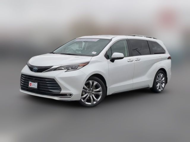 2022 Toyota Sienna Platinum