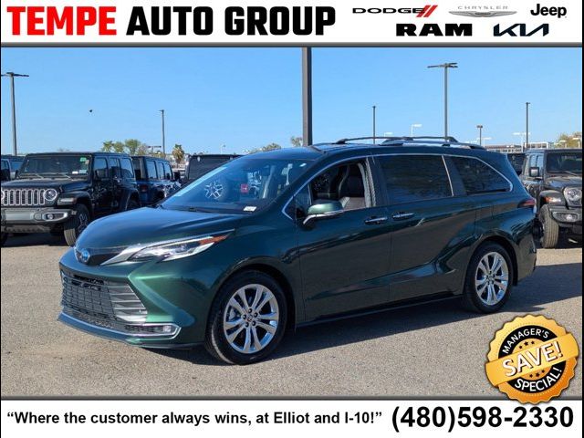 2022 Toyota Sienna Platinum