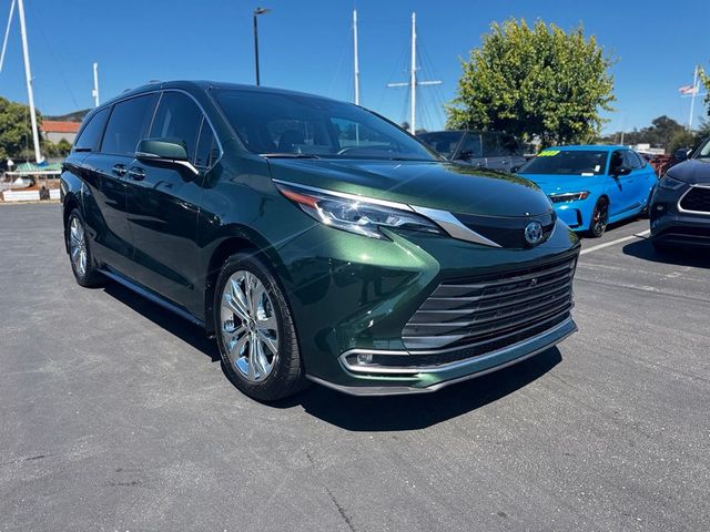 2022 Toyota Sienna Platinum
