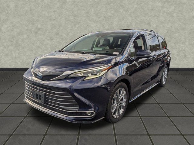 2022 Toyota Sienna Platinum