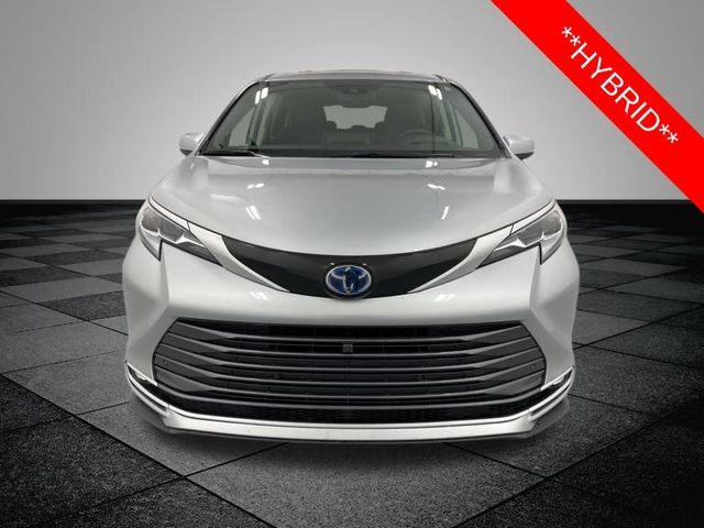 2022 Toyota Sienna Platinum