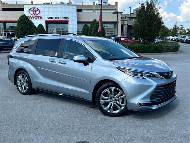 2022 Toyota Sienna Platinum