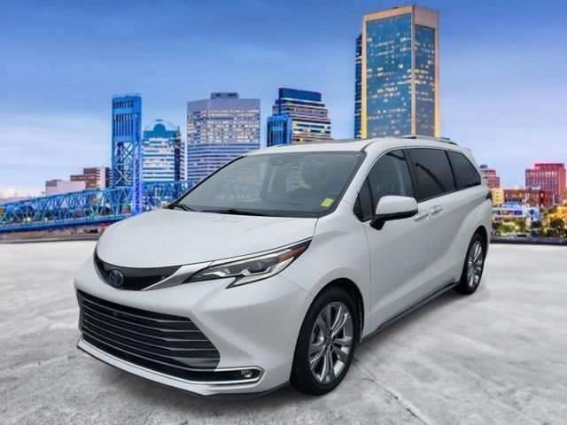 2022 Toyota Sienna Platinum