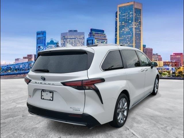 2022 Toyota Sienna Platinum