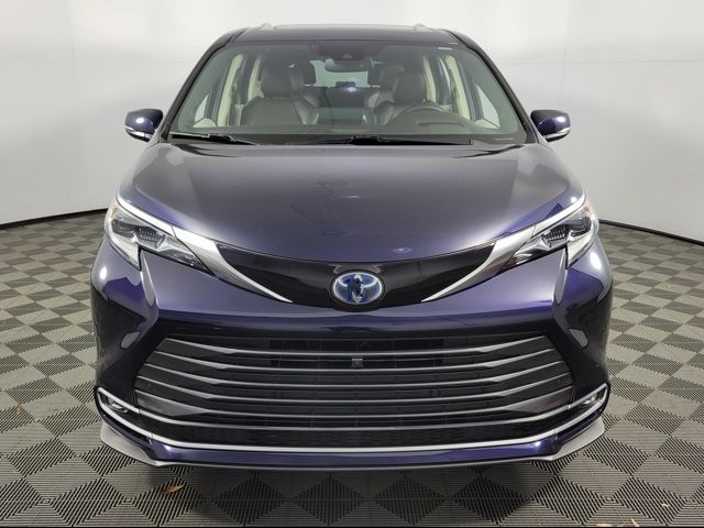 2022 Toyota Sienna Platinum