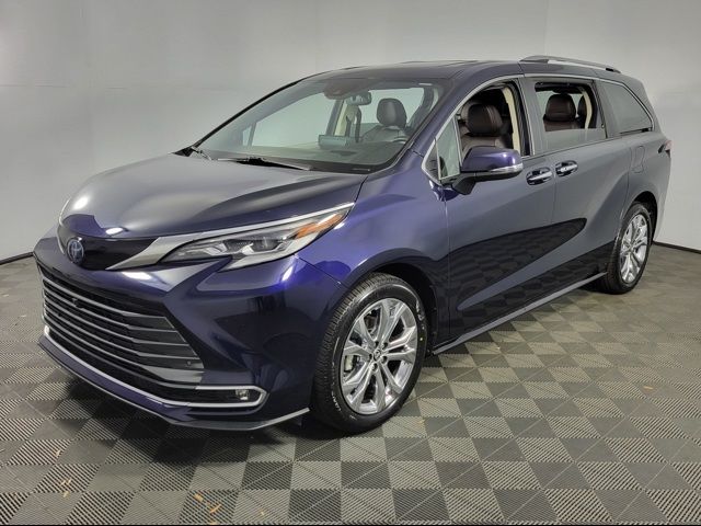 2022 Toyota Sienna Platinum