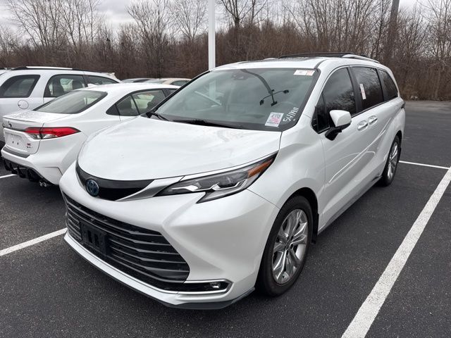 2022 Toyota Sienna Platinum