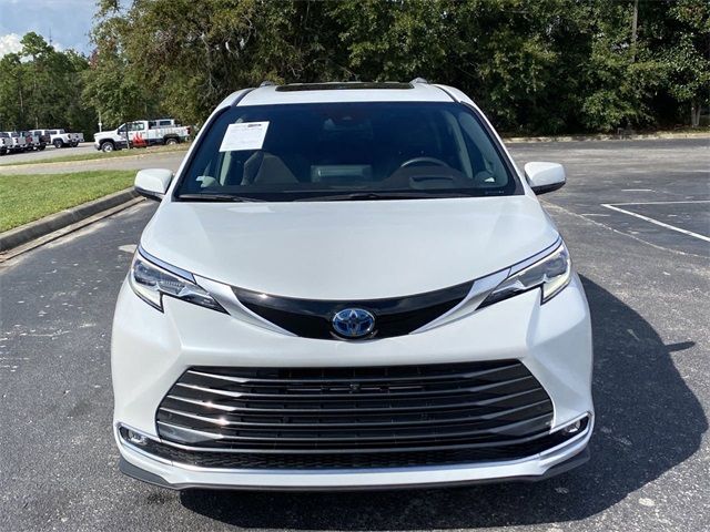 2022 Toyota Sienna Platinum