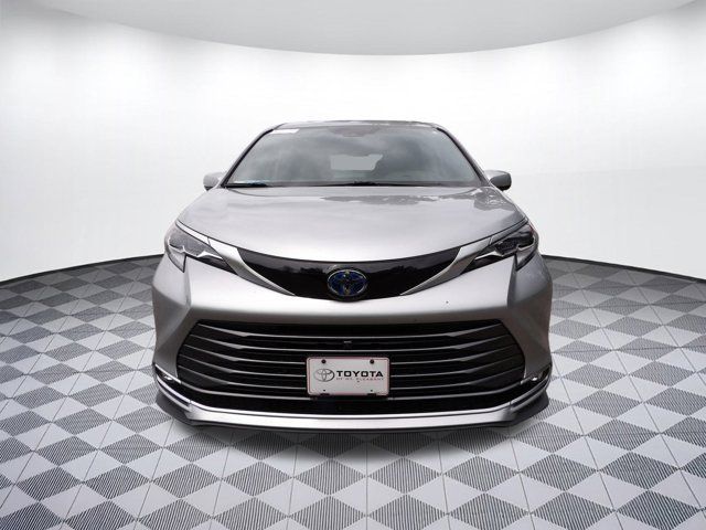 2022 Toyota Sienna Platinum