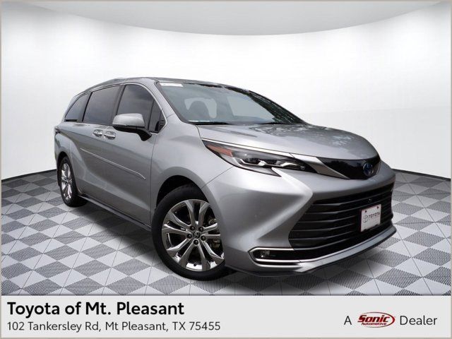 2022 Toyota Sienna Platinum