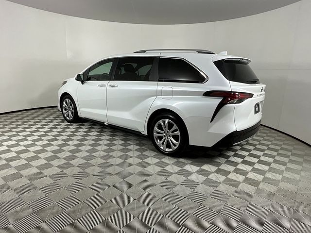 2022 Toyota Sienna Platinum