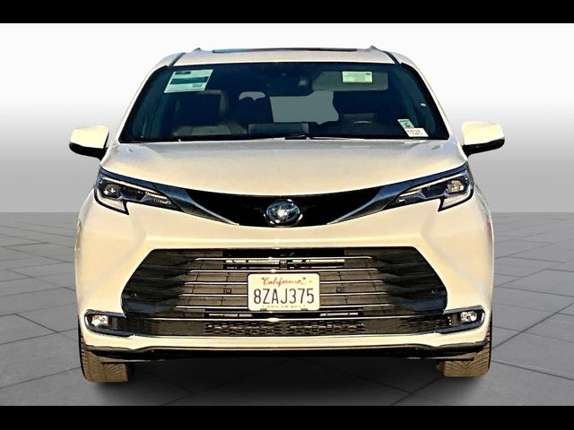 2022 Toyota Sienna Platinum