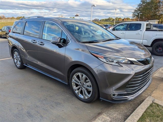 2022 Toyota Sienna Platinum