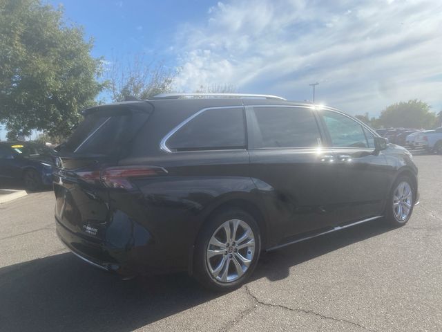 2022 Toyota Sienna Platinum