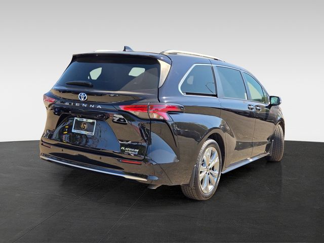 2022 Toyota Sienna Platinum