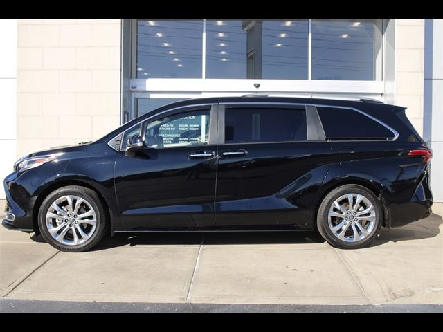 2022 Toyota Sienna Platinum