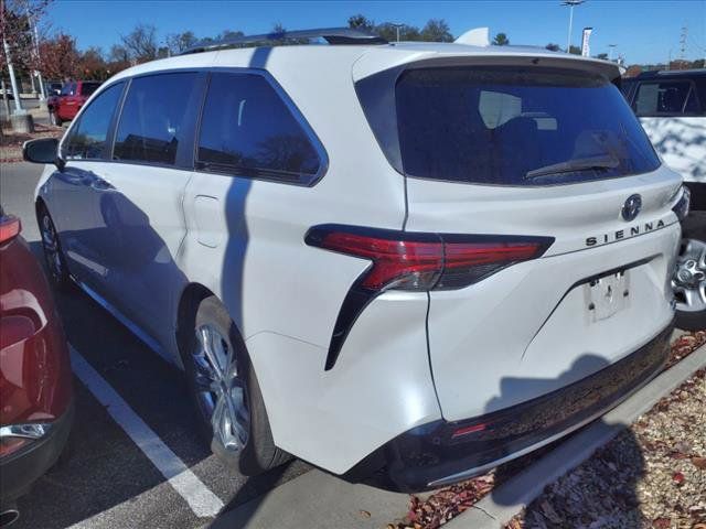 2022 Toyota Sienna Platinum