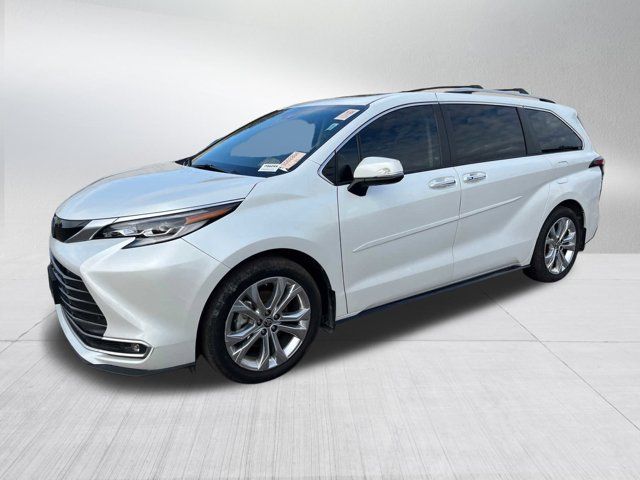 2022 Toyota Sienna Platinum