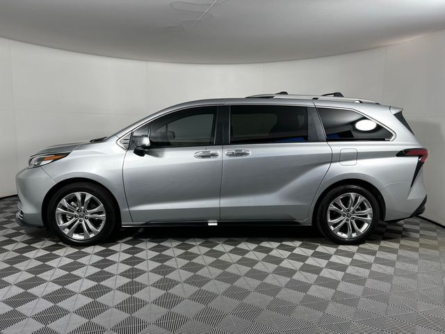 2022 Toyota Sienna Platinum