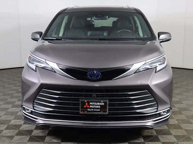 2022 Toyota Sienna Platinum