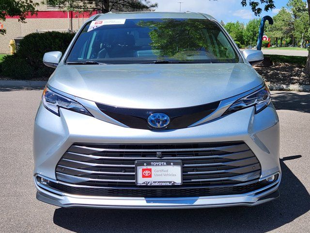 2022 Toyota Sienna Platinum