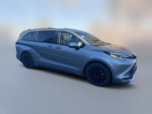 2022 Toyota Sienna Platinum