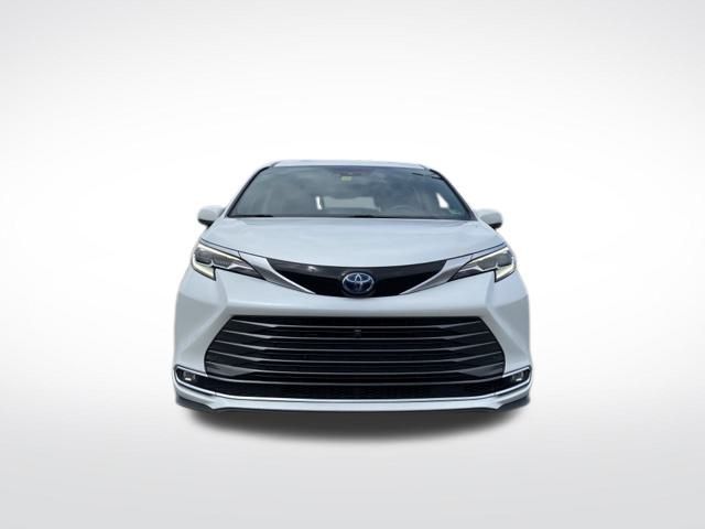 2022 Toyota Sienna Platinum