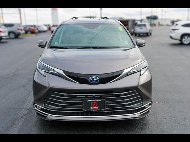 2022 Toyota Sienna Platinum