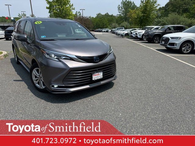 2022 Toyota Sienna Platinum