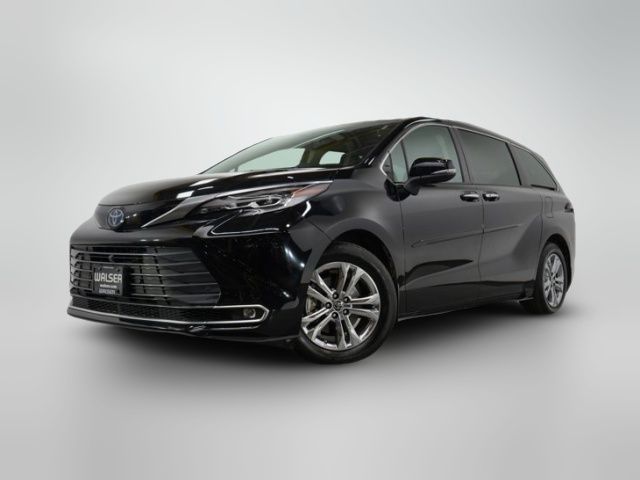 2022 Toyota Sienna Platinum