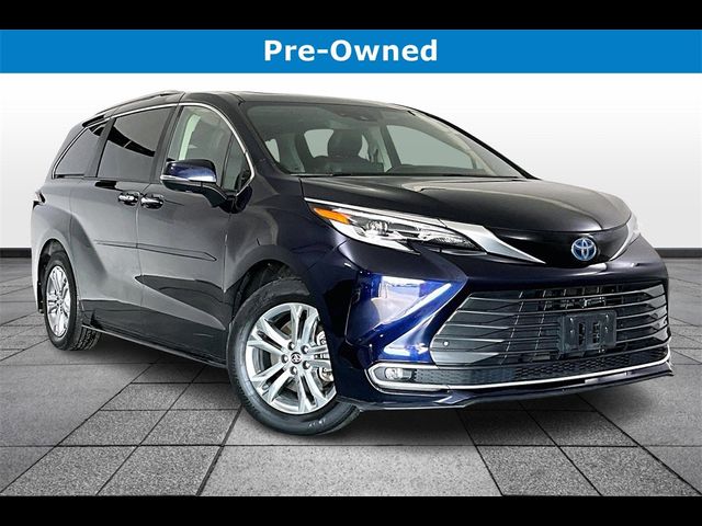 2022 Toyota Sienna Platinum