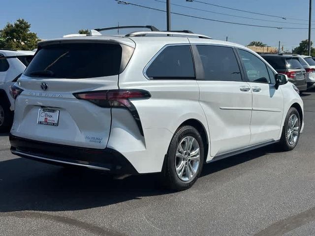 2022 Toyota Sienna Platinum