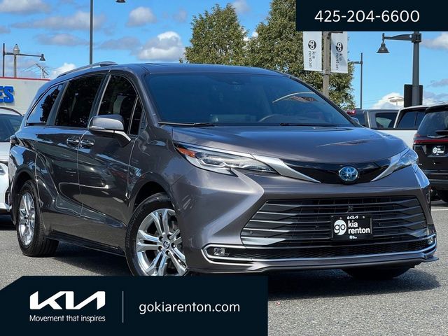 2022 Toyota Sienna Platinum