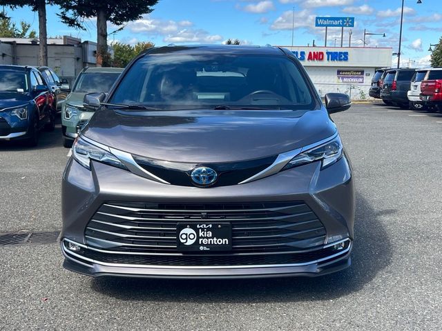 2022 Toyota Sienna Platinum